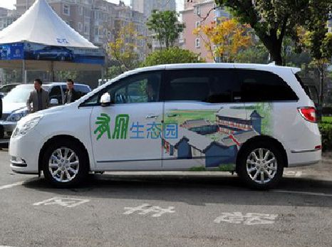 东兰户外车贴喷绘如何保持效果?